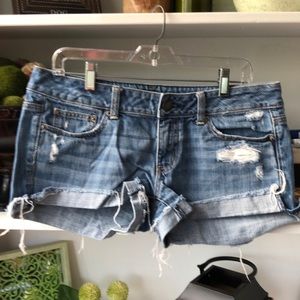 AE baggy fit cut offs